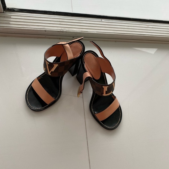 Lv shoes - Picture 3 of 10